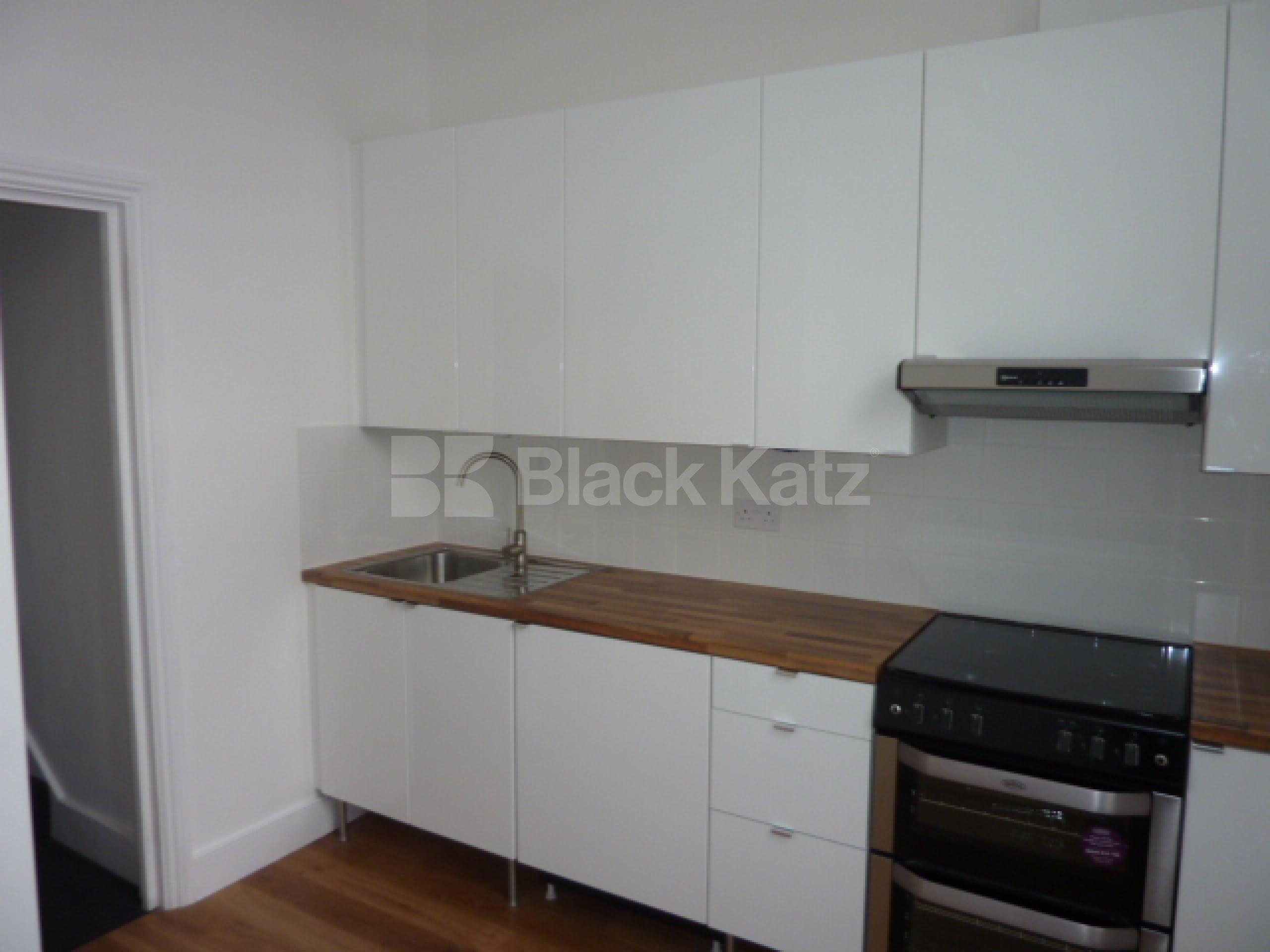 			Must See!!, 2 Bedroom, 1 bath, 1 reception Flat			 Goldney Road, Maida Vale W9